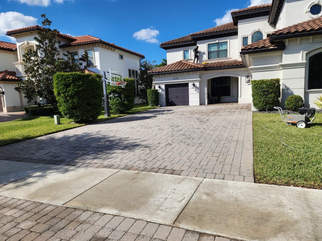 Roof, driveway and walkway power cleaning company in Margate FL
