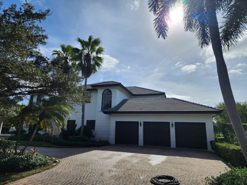Professional exterior painting and refinishing in Delray Beach Florida