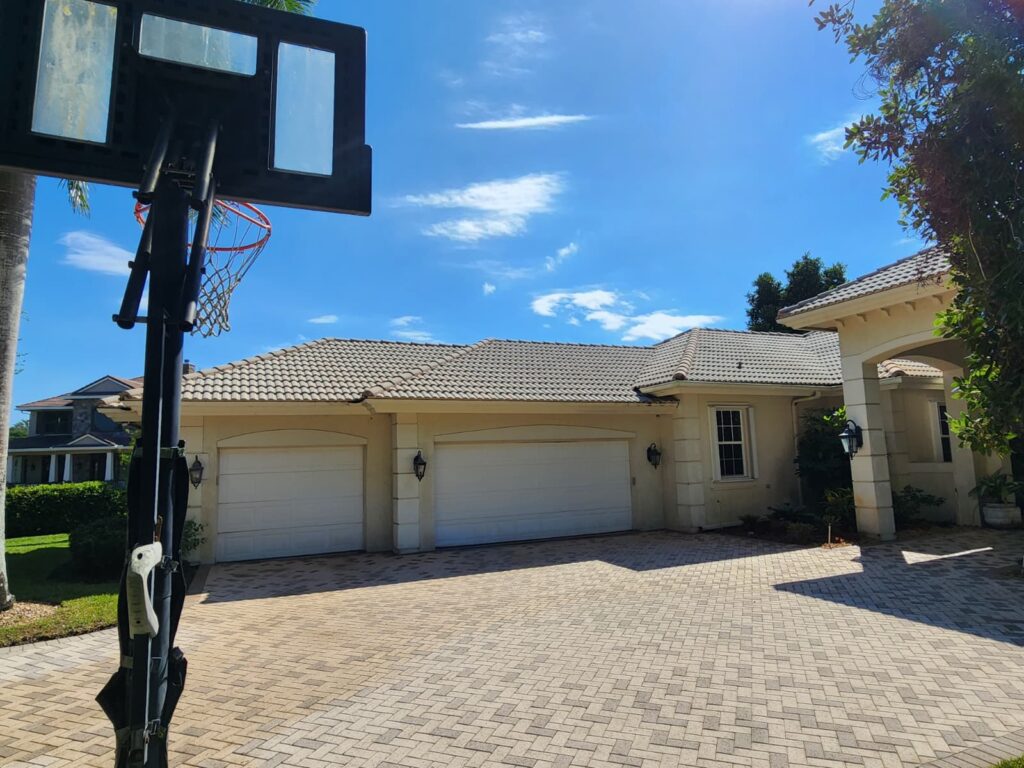 Affordable house and driveway pressure cleaning in South Palm Beach FL