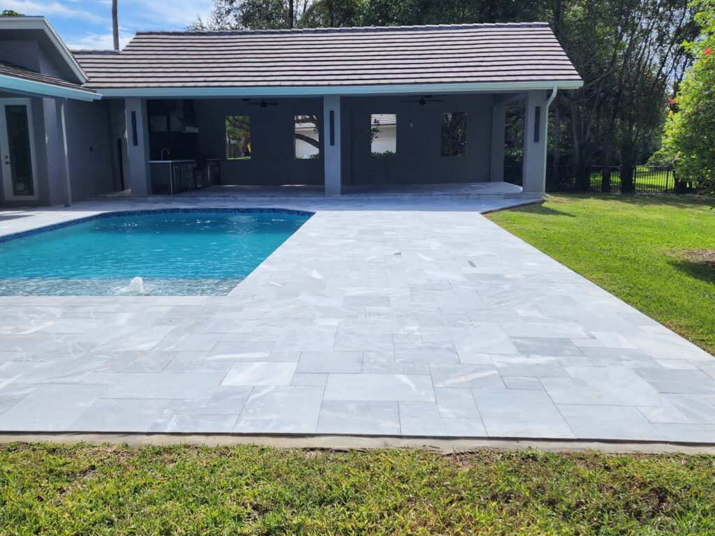 Local power washing and roof cleaning service in Boynton Beach