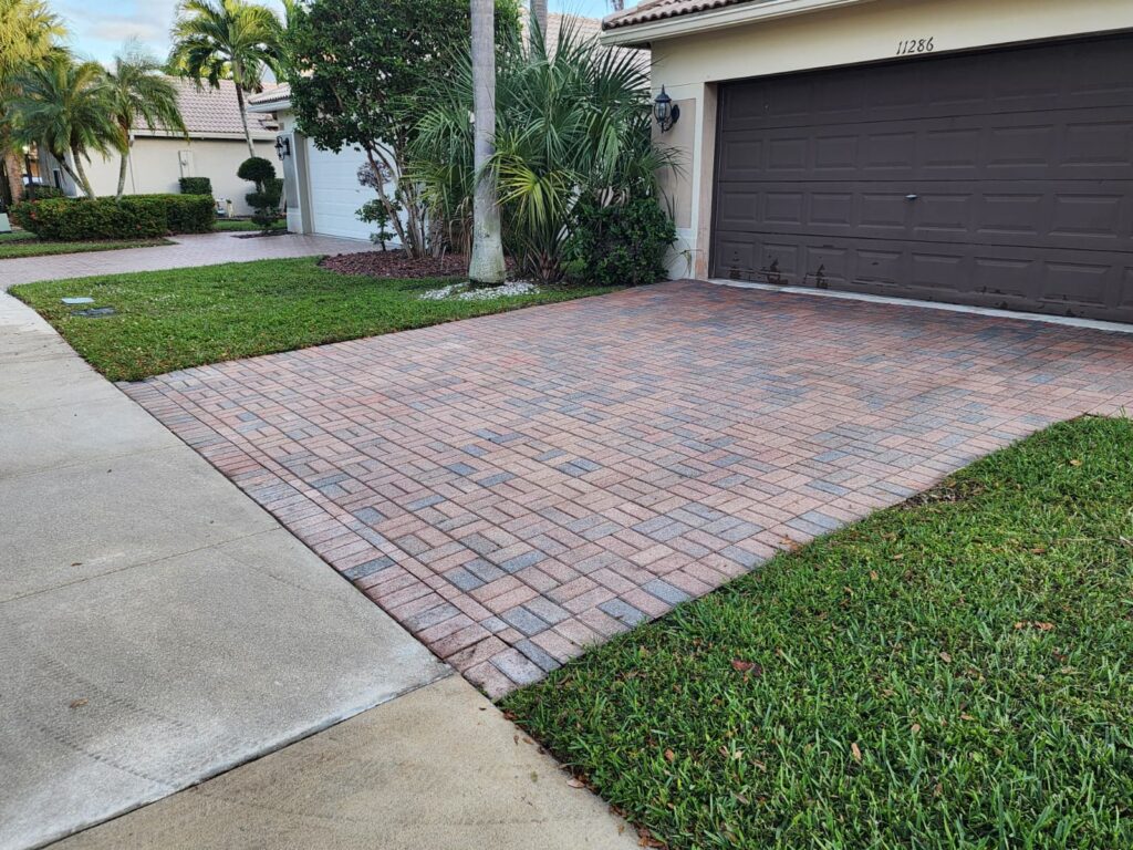 Expert exterior cleaning for driveways and walls in Lantana Florida