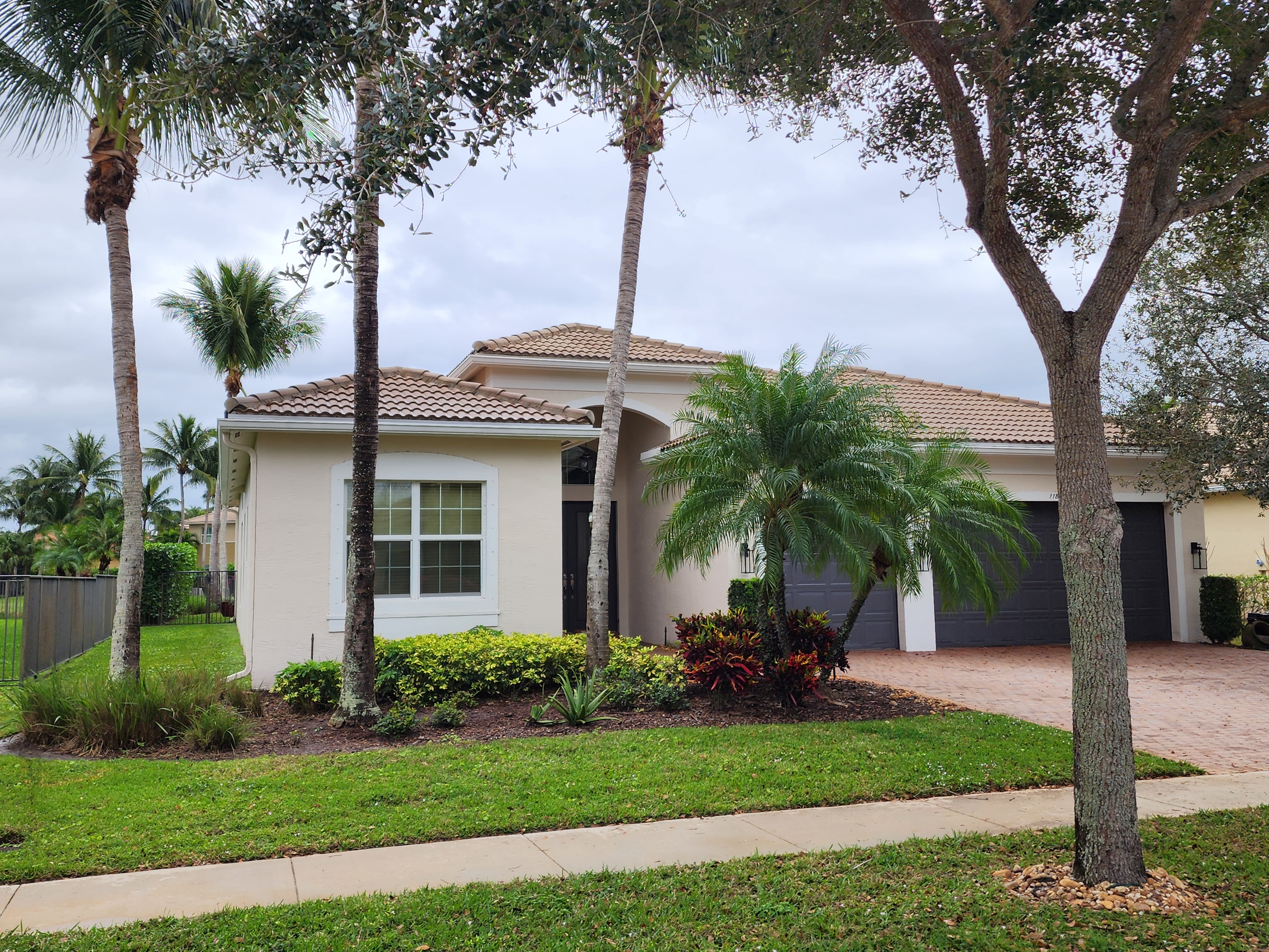 Excelsior luxury home painting in Watercrest at Parkland, FL, emphasizing refined finishes and meticulous detail