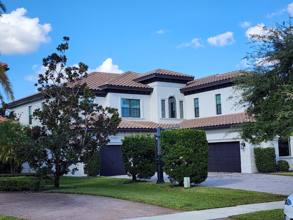 Excelsior estate painting in Frenchman’s Creek, FL, featuring tailored finishes and long-lasting coatings